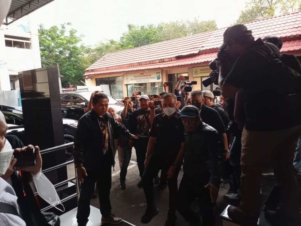 Ketum Dan Waketum Pssi Penuhi Panggilan Penyidik Polda Jatim Suara