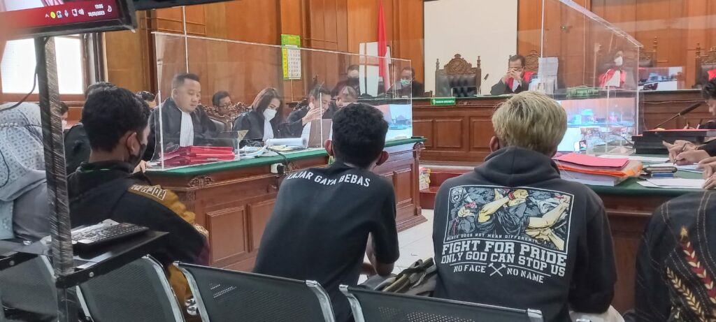 Kesaksian Penyintas Tragedi Kanjuruhan Dalam Sidang Lanjutan Suara