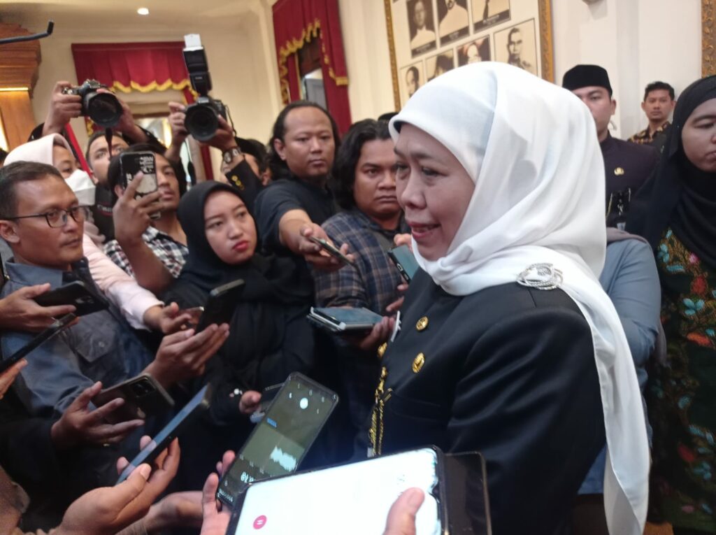 Khofifah Gubernur Lantik Enam Pj Kepala Daerah Wilayah Jatim Suara