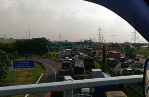 Kepadatan di Ruas Tol Dupak