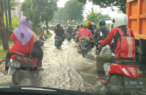 Banjir di Jalan Sememi