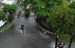 Banjir di Darmo Permai