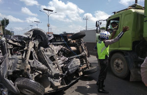 Pick Up Terguling di Peterongan Jombang