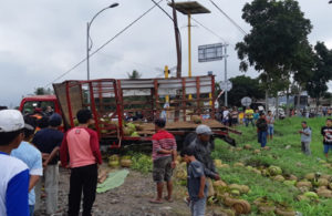 KA Mutiara Timur Siang Hantam Truk