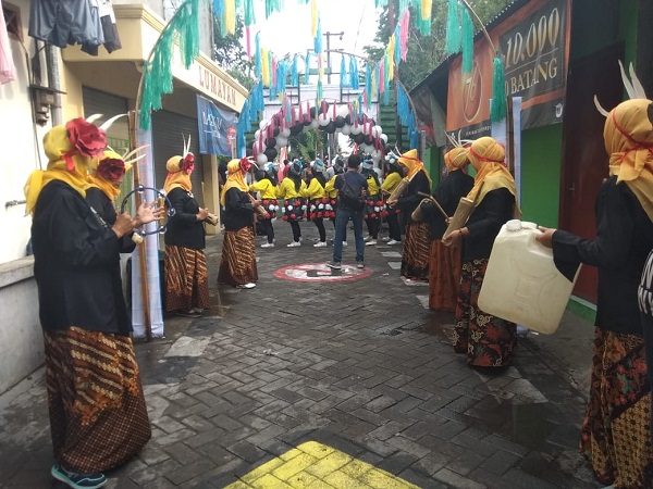 Mulai Pintu  Gang  Tamu Sudah Disambut Patrol Keselamatan 