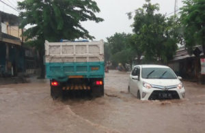 Genangan Air di Ujung Pangkah – Gresik