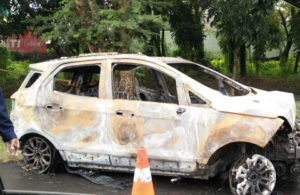 Kerangka Mobil Terbakar di Tol Juanda – Waru