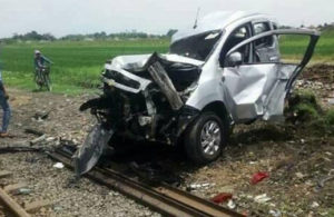 Mobil Tertabrak KA Penataran di Sidoarjo