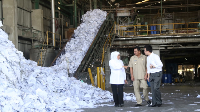  Industri  Kertas  di Jatim Mulai Kehabisan Bahan Baku 