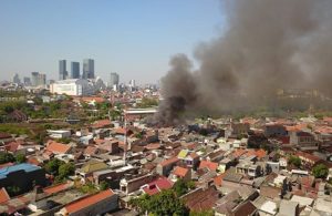 Asap Mengepul dari Kebakaran di Margorukun