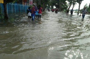 Banjir Jalur Benjeng Balongpanggang