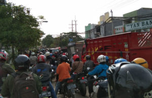 Macet di Mayjen Sungkono Gresik