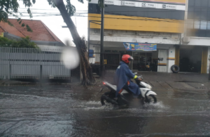 Genangan di Jln. Kapasari