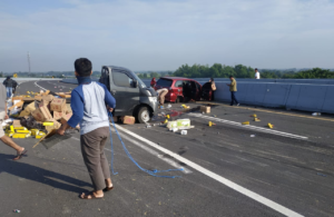 Kecelakaan di Tol arah Ngawi KM 669