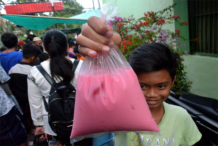 Berbuka Puasa, Antri Es Permen Karet - Suara Surabaya