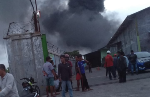 Kebakaran Pabrik Plastik di Gresik