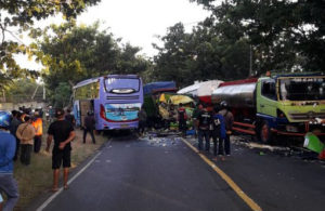 Kecelakaan Frontal di Paiton, Dua Orang Meninggal Dunia