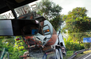 Kecelakaan Truk di Tol