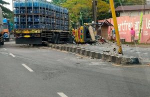 Kecelakaan Melibatkan Dua Truk di Pandaan