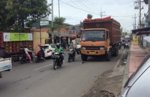 Truk Bermasalah di Sepanjang