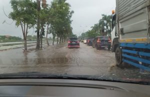 Banjir di Raya Deket Lamongan