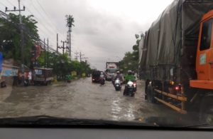 Jelang Tol Manyar Banjir