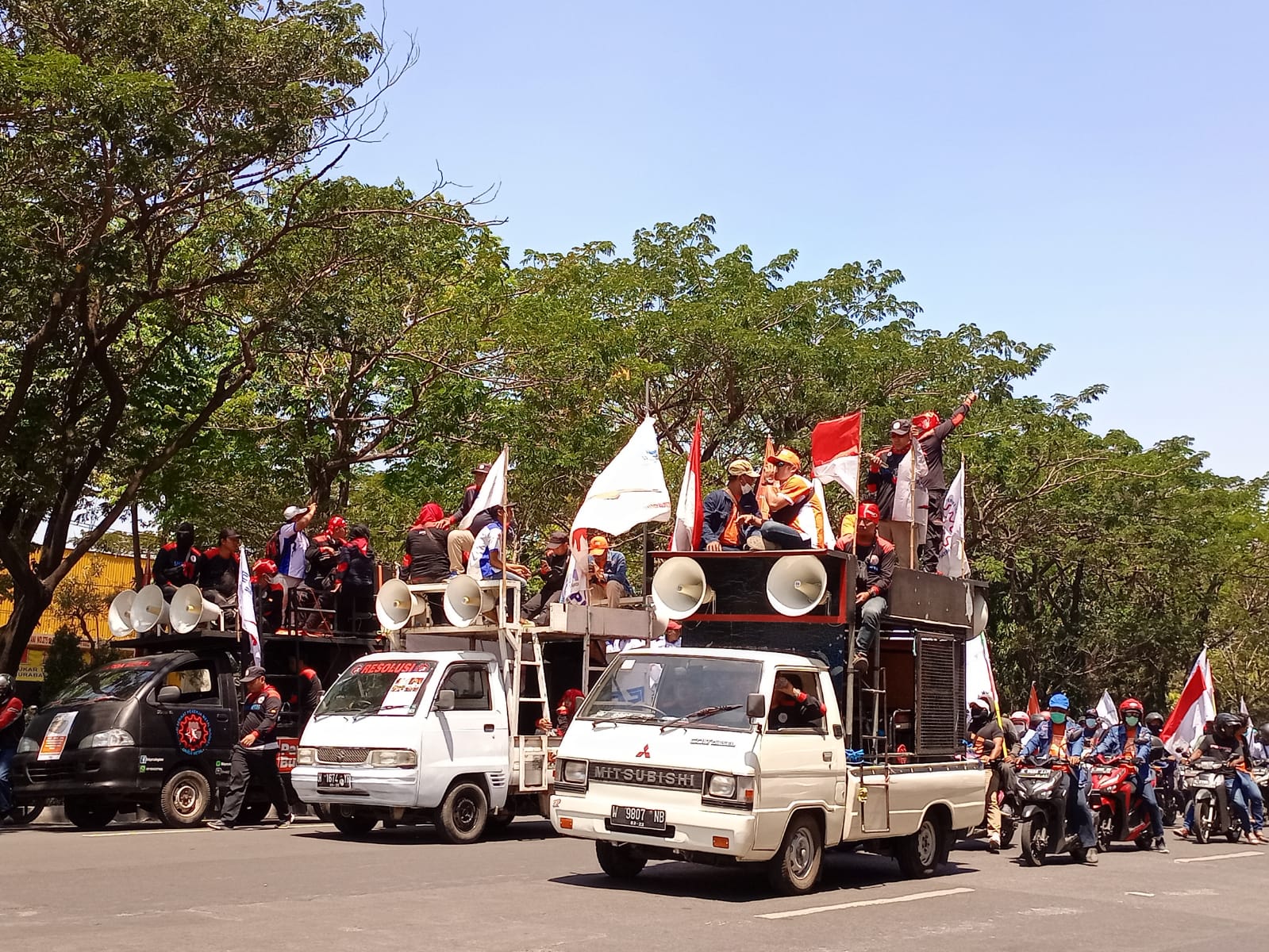 Demo Buruh Dan Mahasiswa Jatim Tolak Harga BBM Naik