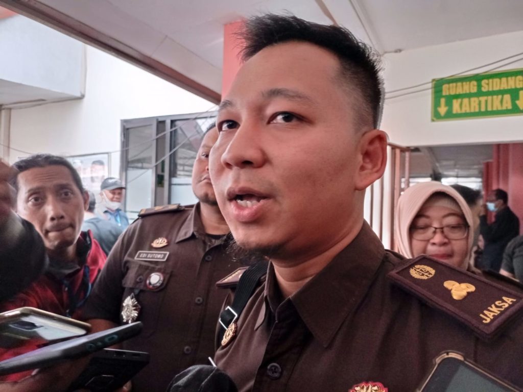 Kasus Kekerasan Seksual Di Sma Spi Batu Hakim Vonis Julianto Eka Putra