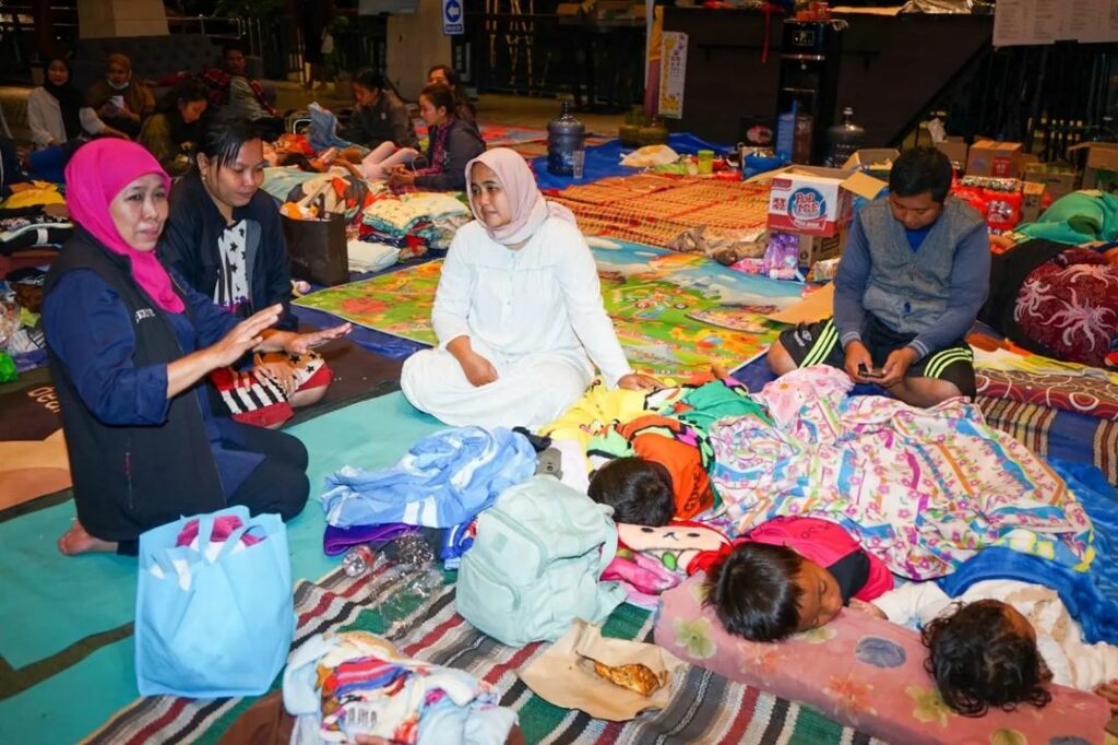 Banjir Gresik Mulai Surut, Khofifah Minta Perumahan Bangun Tanggul ...