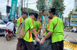 Serbuan Pasukan Semut Bantu Bersihkan Resepsi Satu Abad NU