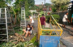 Kerja Bakti Serentak Warga Pakis Tirtosari untuk Menuju Zero Waste