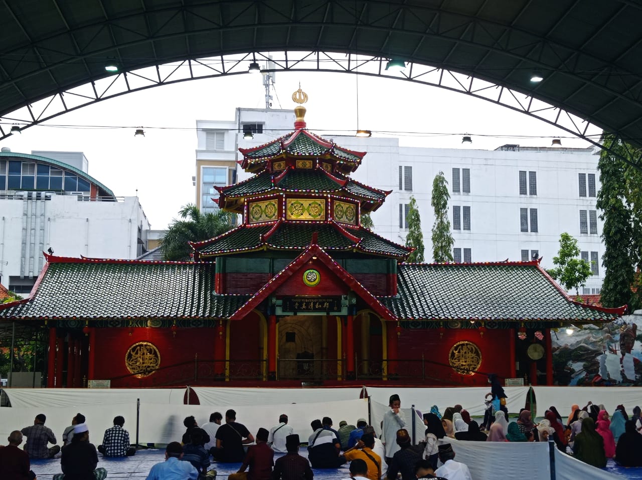 Salat Dan Buka Puasa Di Masjid Cheng Hoo Surabaya Suara Surabaya