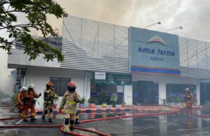 Apotek Kimia Farma Diponegoro Kebakaran