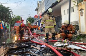 Kebakaran dan Ledakan LPG di Candi Lontar Kulon