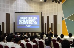 Mahasiswa UKSW Salatiga Belajar Good Journalism di Suara Surabaya