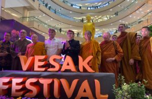 Vesak Festival di Tunjungan Plaza Surabaya