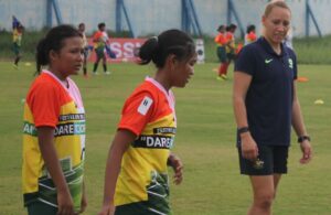 Penggawa Timnas Australia Beri Coaching Clinic ke Pemain Muda Jatim