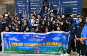 Mahasiswa Institut Pesantren KH Abdul Chalim Mojokerto Kunjungi Suara Surabaya