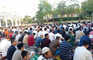 Ribuan Warga Muhammadiyah Salat Iduladha di Jalan Pahlawan Surabaya