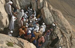 Ziarah ke Gua Hira di Gunung Bercahaya