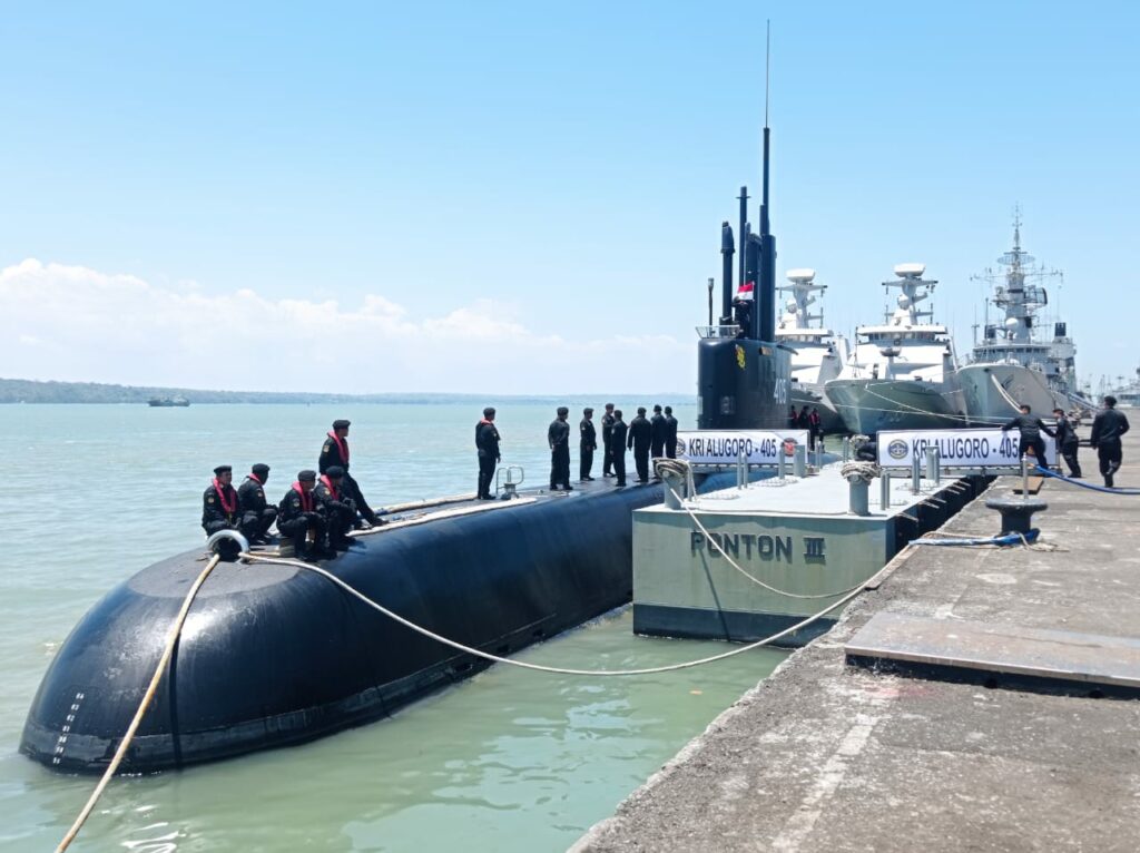 Hut Kesatuan Kapal Selam Tni Al Dan Penyematan Hiu Kencana Suara Surabaya