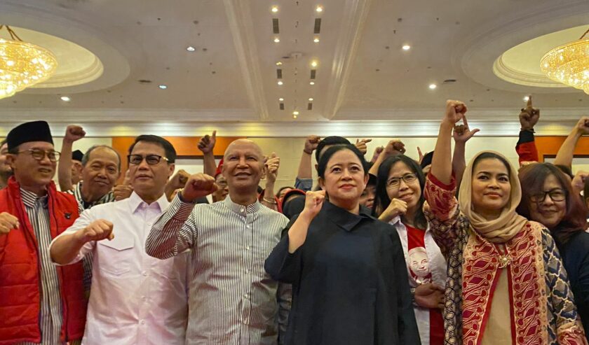 Puan Maharani Ketua DPP PDIP (berbaju hitam), Sabtu (21/10/2023). Foto: Meilita suarasurabaya.net