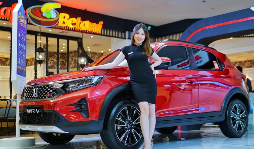 Honda WR-V di pameran "Honda Energize Deals" di Tunjungan Plaza 3 Lantai 5, Kota Surabaya, Jawa Timur, pada tanggal 25-29 Oktober 2023. Foto: HSC