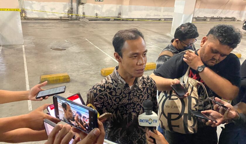 M. Nailul Amani tim kuasa hukum korban DSA waktu ditemui di basement Lenmarc Mal setelah proses rekonstruksi, Selasa (10/10/2023). Foto: Wildan suarasurabaya.net