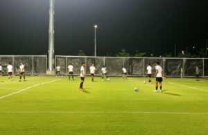 Skuad Garuda Muda Latihan di GBT Surabaya