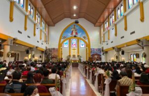 Kunjungi Gereja, Wali Kota Surabaya Titip Doa Jadikan Surabaya Penuh Toleransi