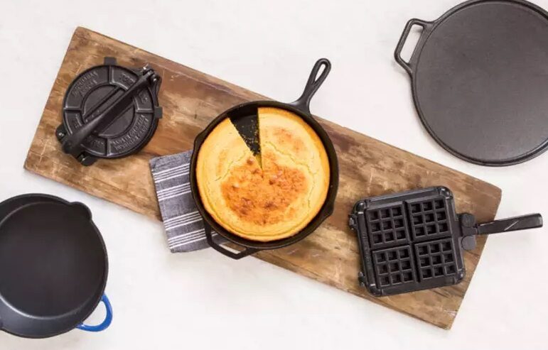 Alat masak besi cor atau cast iron disebut termasuk dalam pilihan aman untuk memasak. Foto: Americastestkitchen