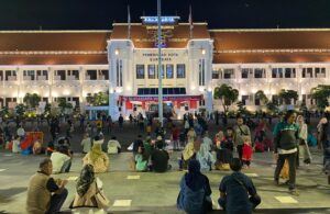 Malam Akhir Tahun Bersama Wali Kota di Taman Surya Surabaya