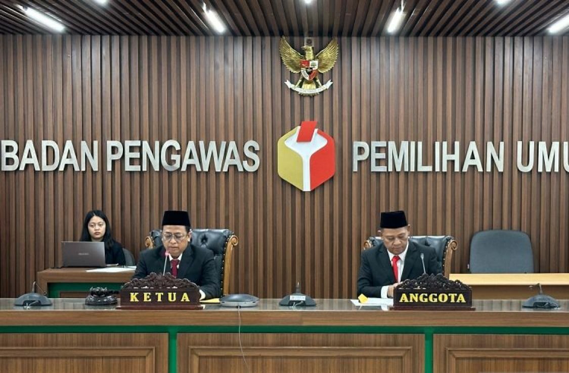 Puadi Ketua Majelis Sidang Bawaslu sekaligus Anggota Bawaslu RI dalam persidangan di Gedung Bawaslu RI, Jakarta, Kamis (15/2/2024) Foto : Antara