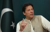 Imran Khan mantan Perdana Menteri Pakistan dalam sebuah sesi wawancara di Islamabad, Pakistan. Foto: Reuters